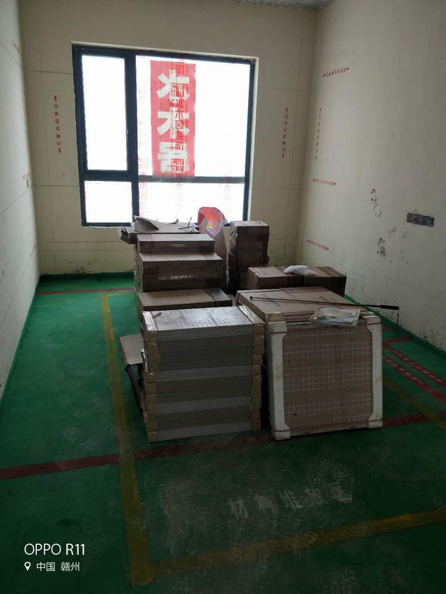 4做地坪漆后并做標識線材料堆放區(qū)域，讓工地施工更有序.jpg