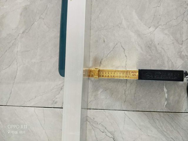 8地磚鋪貼完后檢測瓷磚縫隙是否均勻，平整度縫隙是否合格.jpg